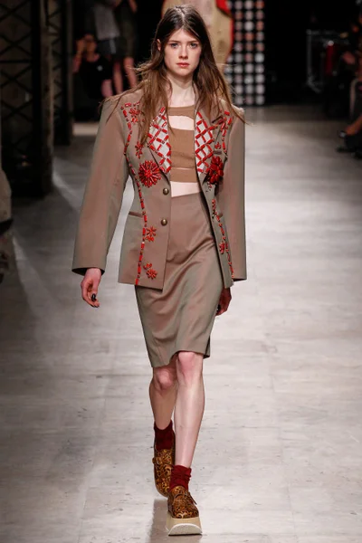 Look 14